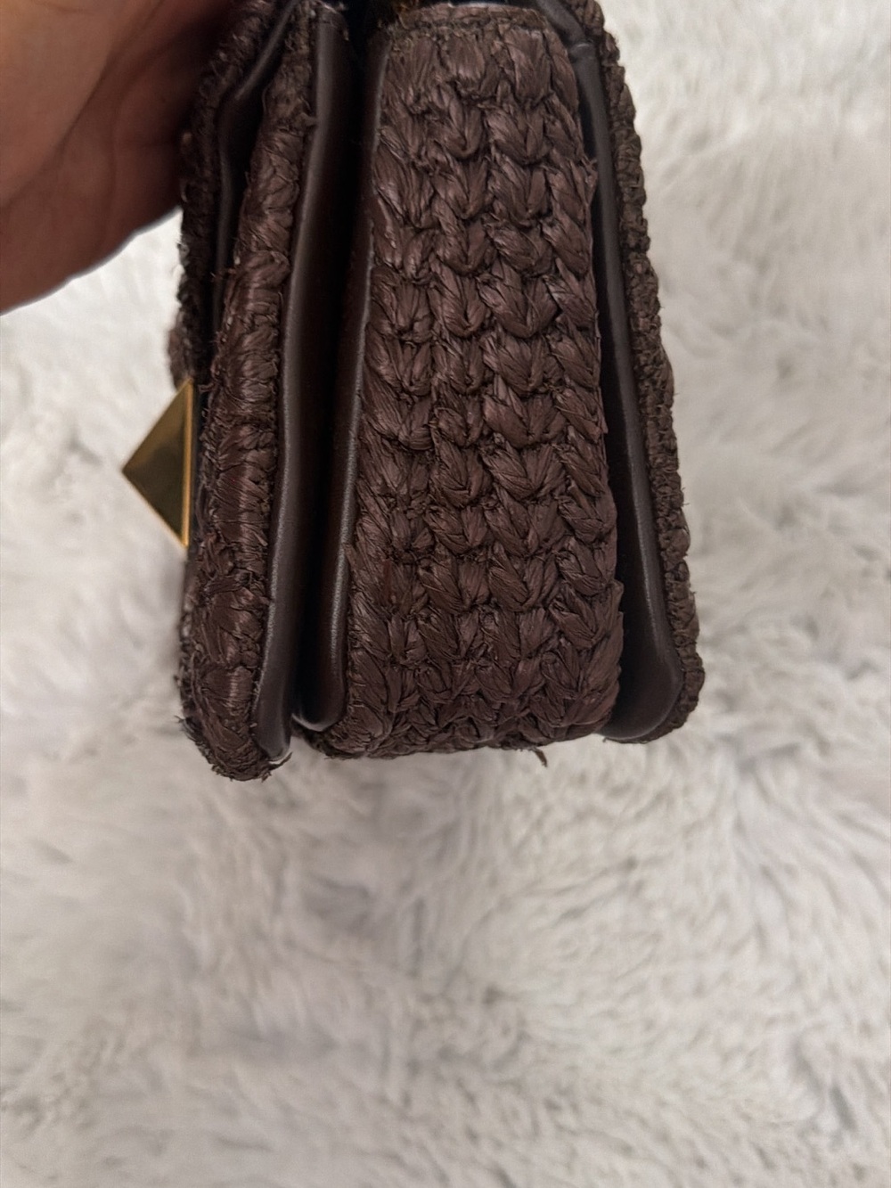 VALENTINO GARAVANI
Raffia One Stud Chain Clutch Dark Brown - Picture 5 of 6